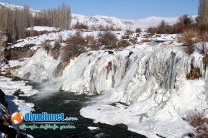 muradiye-selalesi-dondu